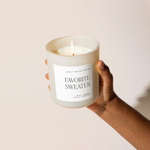 CL104 FAVORITE SWEATER 15OZ TAN MATTE CANDLE SOONA JUNE 2023 SWEET WATER DECOR 2 912384