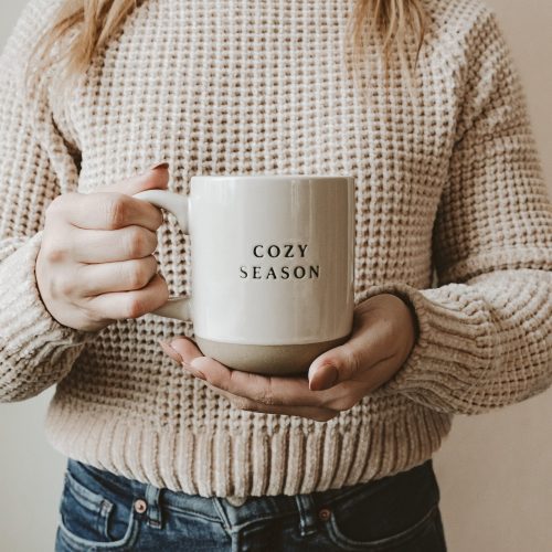 CM116 COZY SEASON STONEWARE COFFEE MUG INFINITY HOMES MAY 2023 SWEET WATER DECOR 02 576782