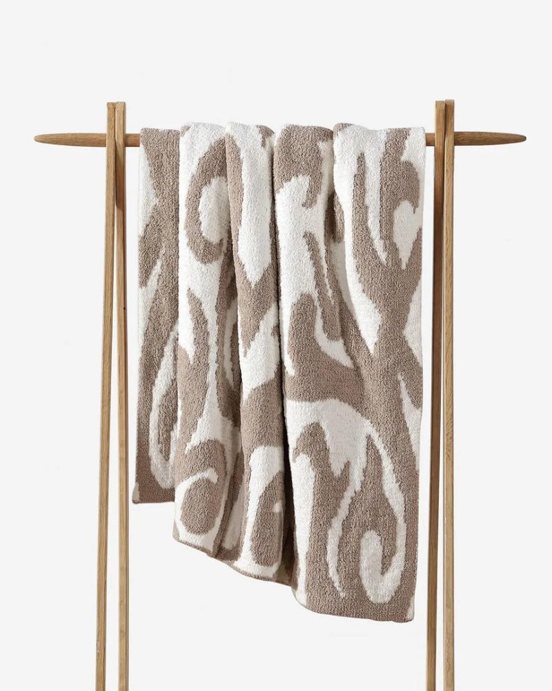 Casablanca Throw Taupe 1