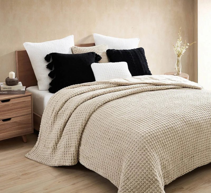 Snug Waffle Comforter Taupe4