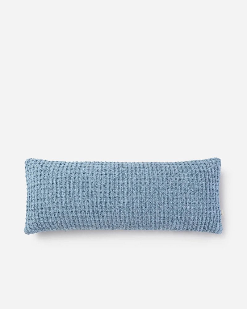 Snug Waffle Lumbar Pillow Denim01