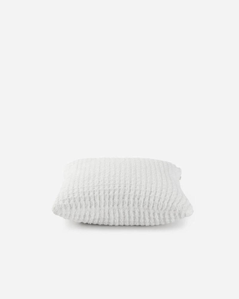 Snug waffle throw pillow clearwhite03