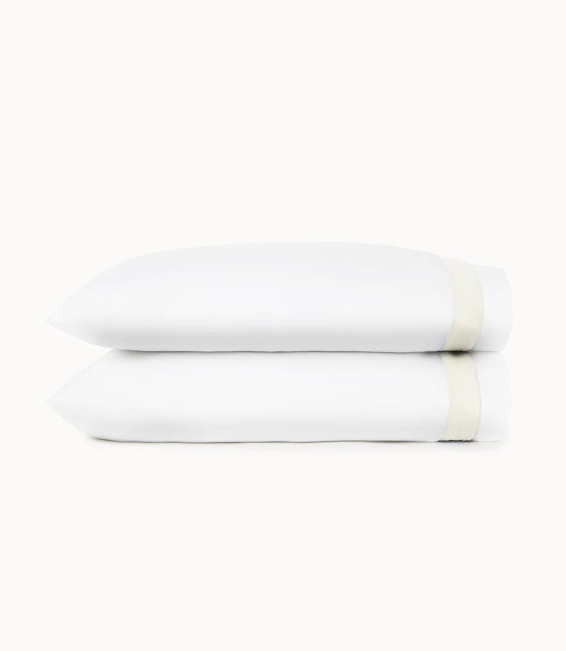 Soprano Trim Ivory Pillowcases cntr