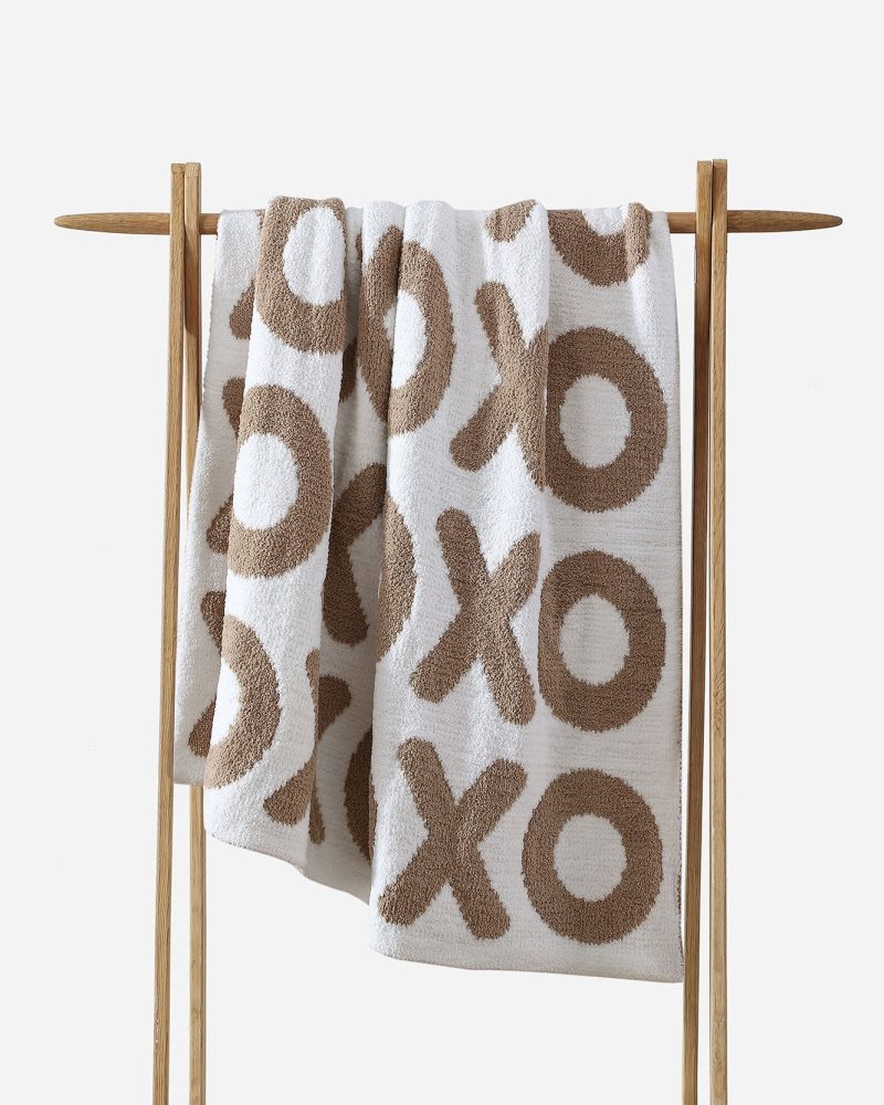 Sunday Citizen XOXO Throw Biscotti 1