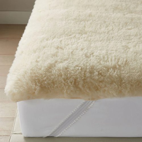 Wool 2in Mattress Topper Detail 1 1740x2000 f4fa90ff c579 431f 87bf eef533af662c