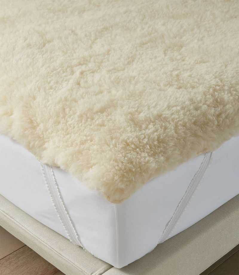 Wool 2in Mattress Topper Detail 3 1740x2000 173b648b fb49 46ad b603 9943b1ff45c5