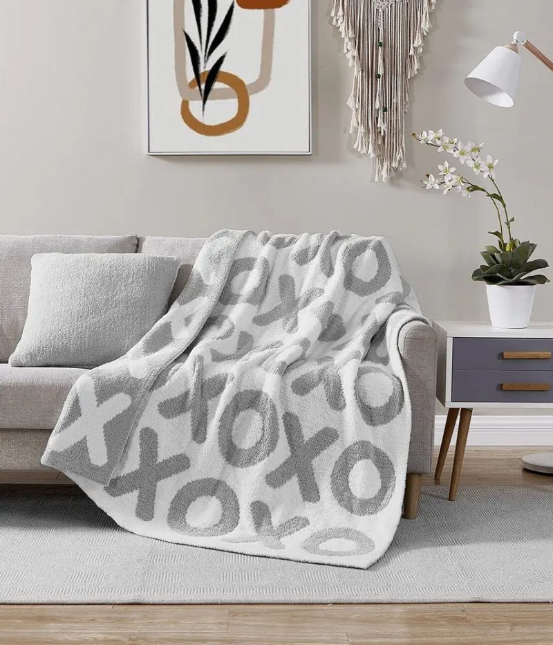 XOXO Throw Cloud Grey 3