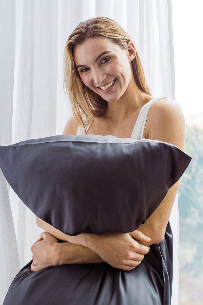 YALA LUXE SATEEN BAMBOO PILLOWCASE FOG