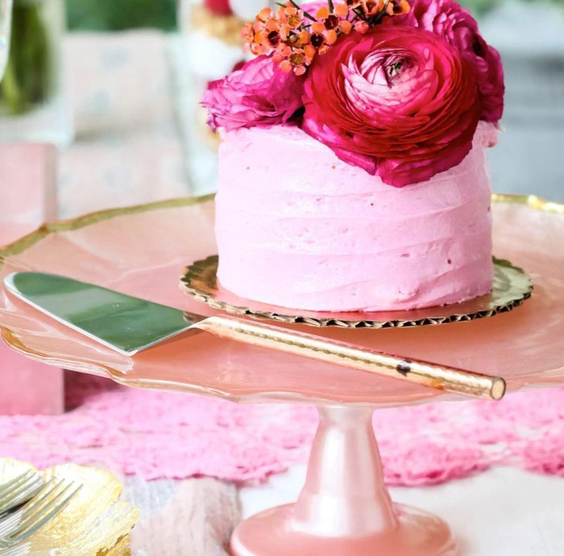 baroquecakestandpink