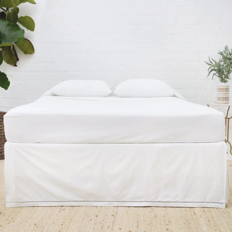 comoladderbedskirt2white