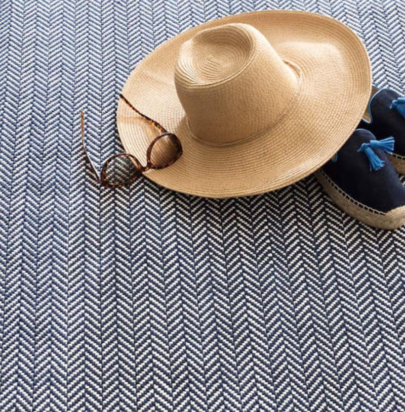 Dash & Albert Herringbone Navy/Ivory Indoor/Outdoor Rug